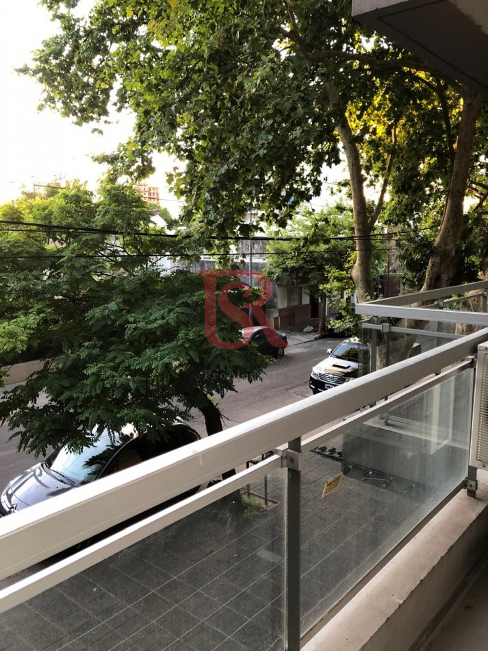 AM. Departamento en Alquiler Dos ambientes con patio - Quilmes