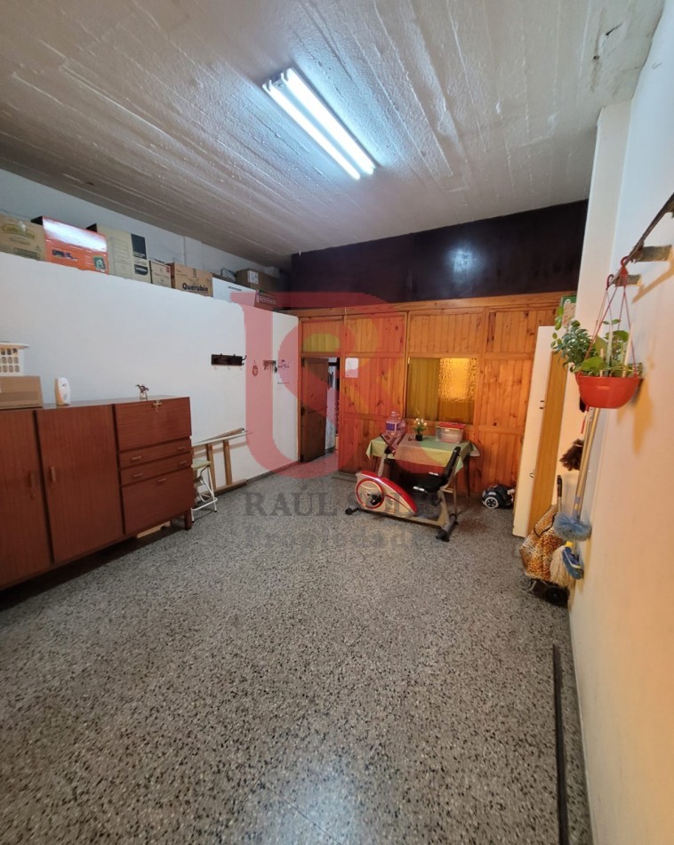 ES. PH AL FRENTE 4 AMBIENTES CON COCHERA Y JARDIN CON PARRILLA - APTO CREDITO-