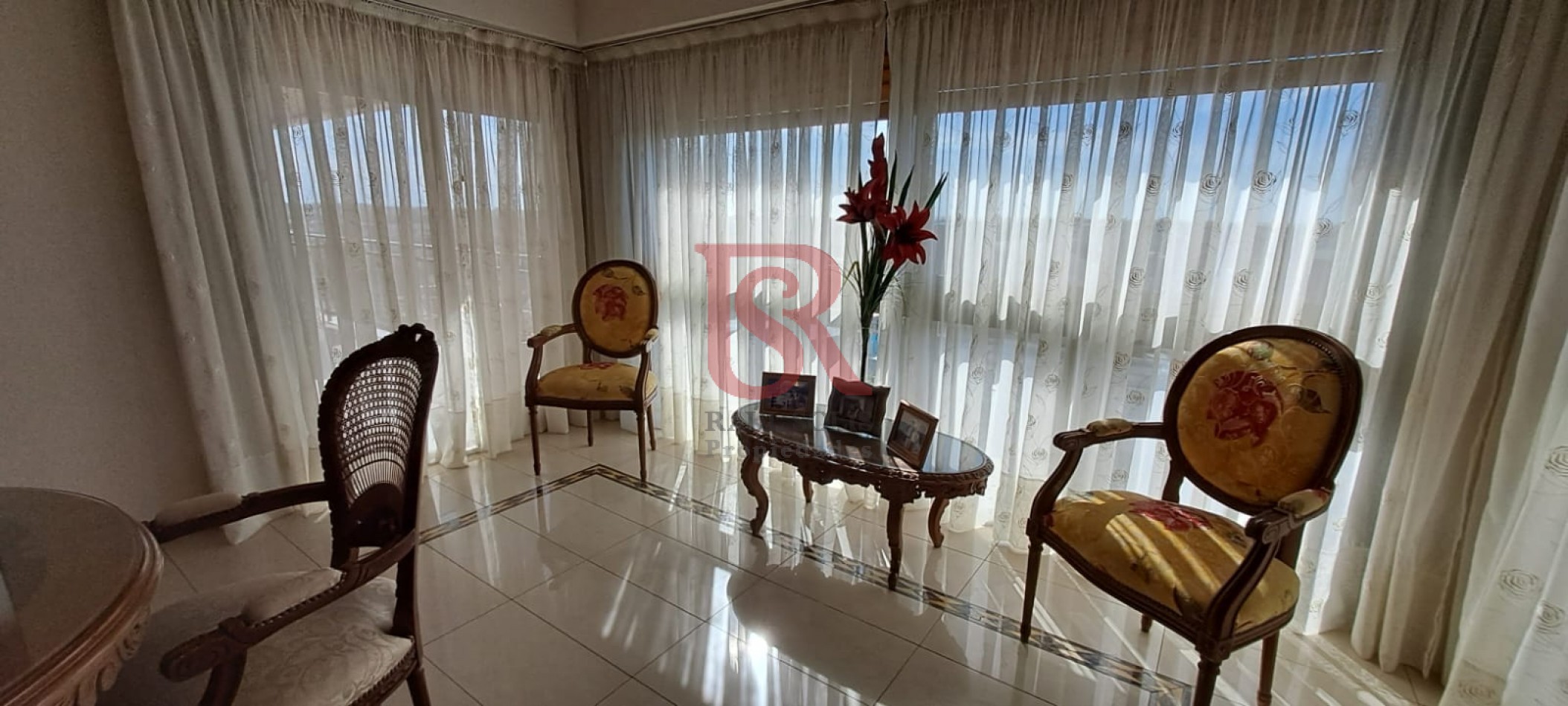 Venta Excelente Piso de Categoria en Edificio Premium