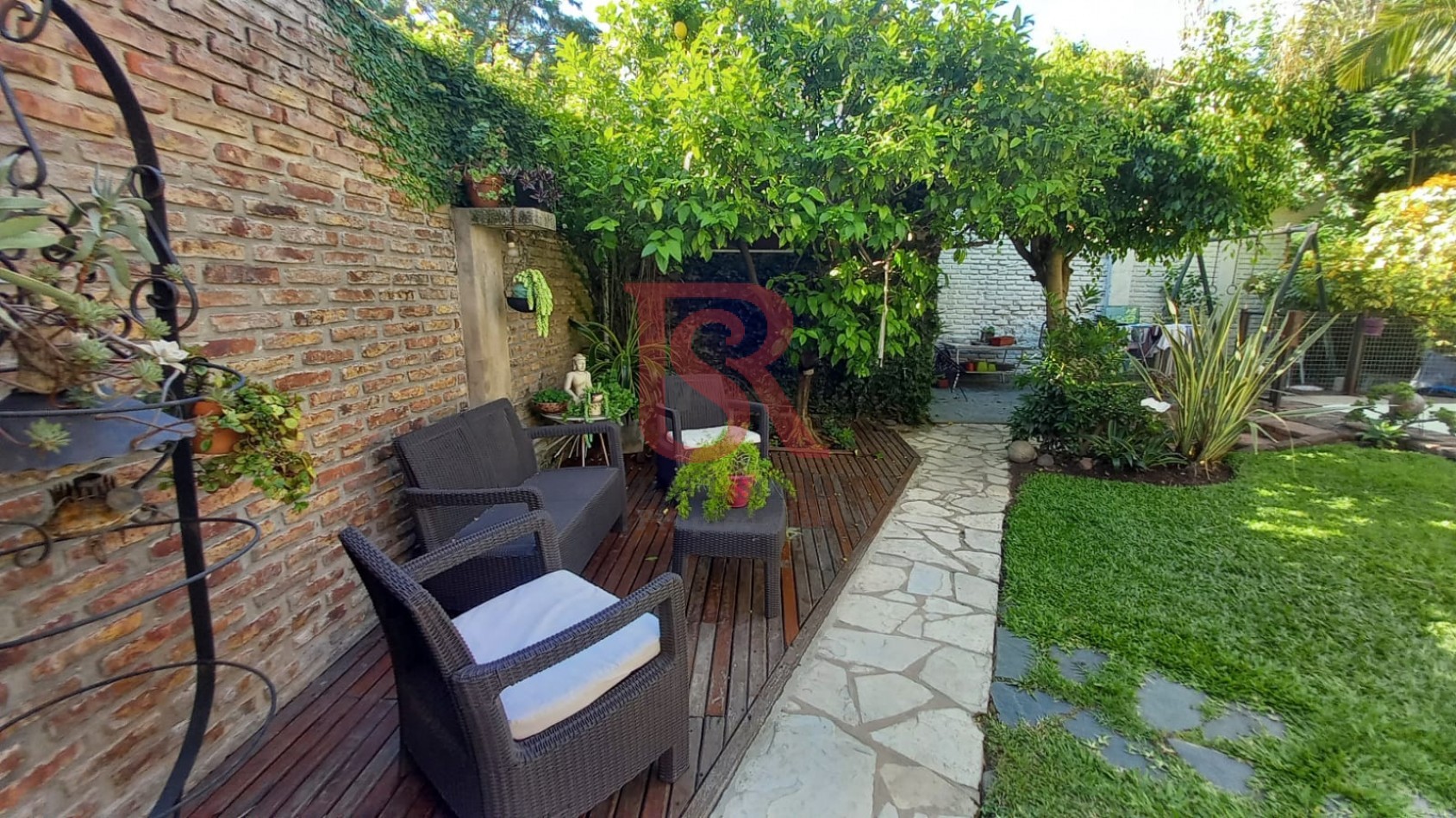 DN - Hermosa casa en venta con pileta en Quilmes Oeste! Apto credito