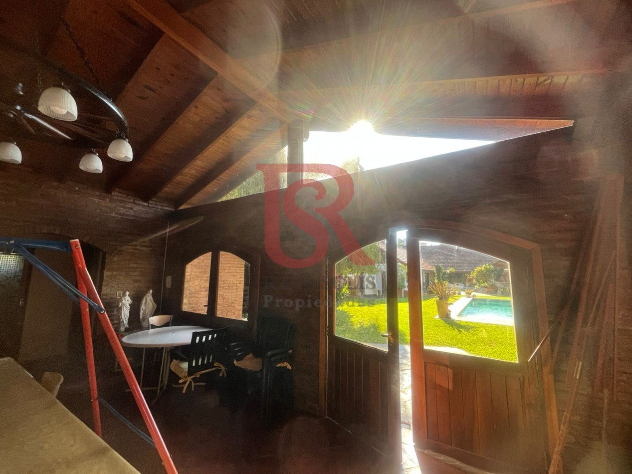 GZ - Gran casa de Categoria desarrollada sobre lote de 13 por 53 (Impecable)