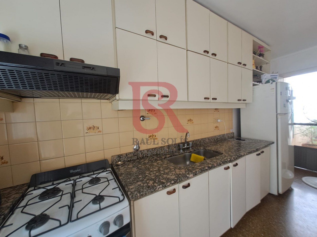 GZ - Casa tres ambientes Excelente  Estado  cochera 