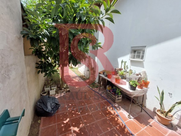 AV- Amplia casa en venta a pocas cuadras del mar
