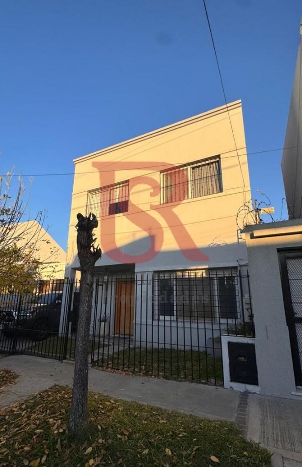 DN - Amplia casa 6 ambientes en excelente ubicacion, Quilmes!!