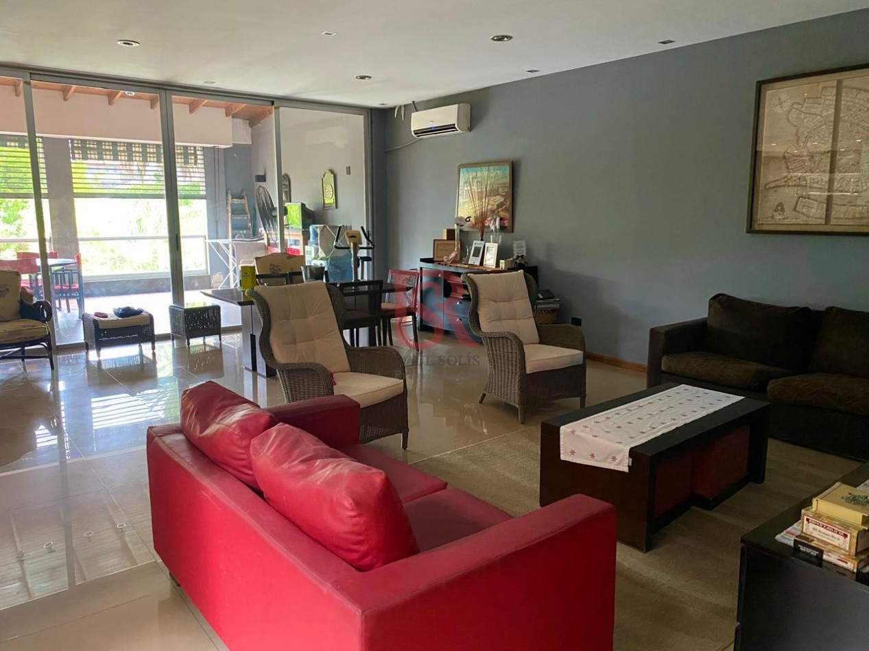 AM - Casa en Venta en tres plantas - Ideal inversores