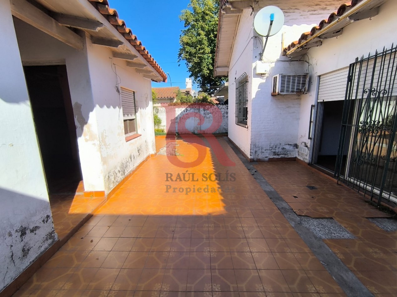LP - venta hermosa casa con patio y parrilla a metros de la estacion de Don Bosco