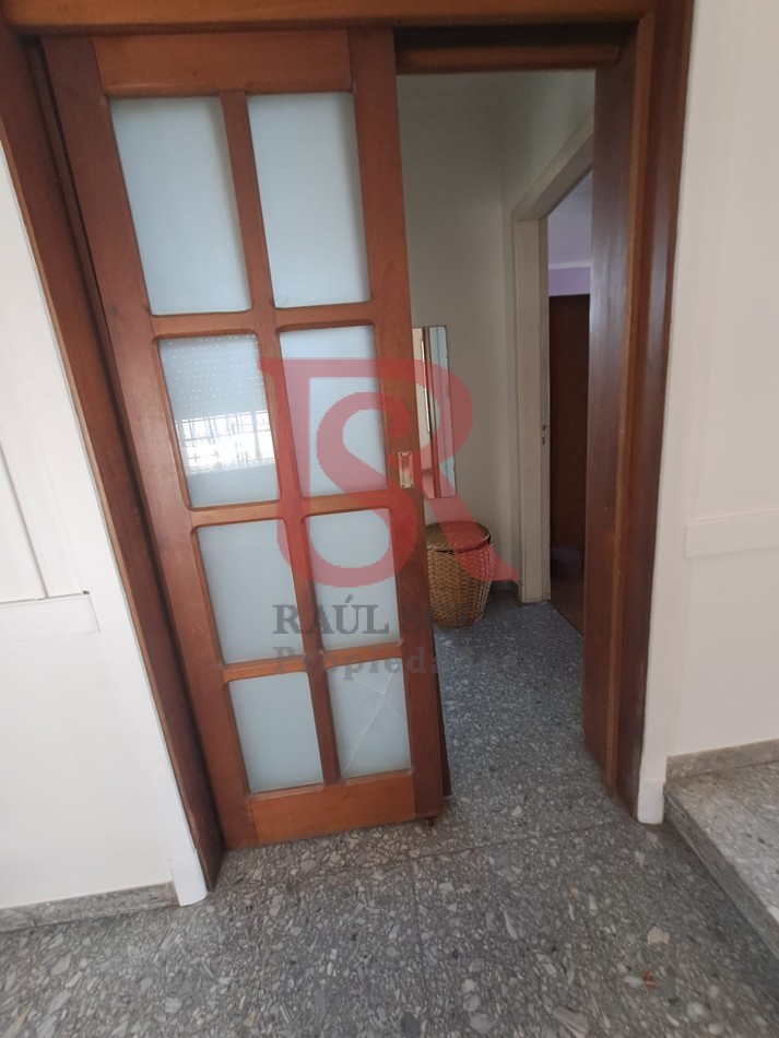 GZ - Casa tres ambientes Excelente  Estado  cochera 