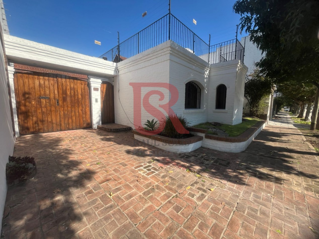 GZ - Gran casa de Categoria desarrollada sobre lote de 13 por 53 (Impecable)