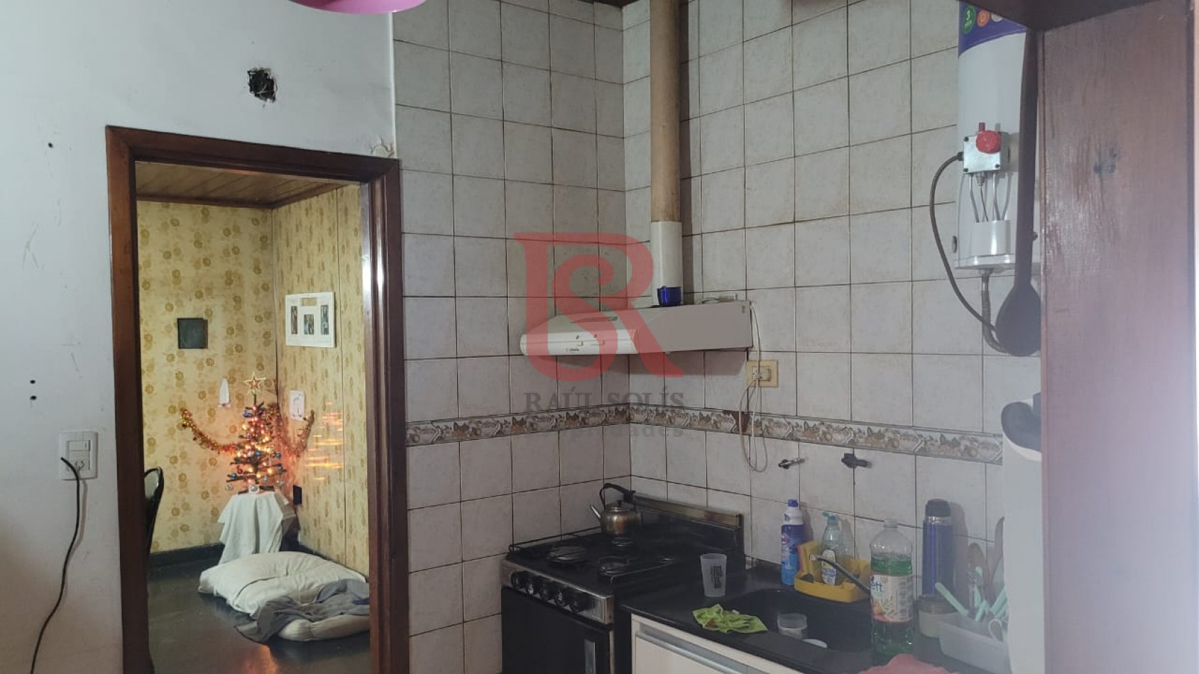 ES- VENTA CASA 5 AMBIENTES CON FONDO APTA CREDITO
