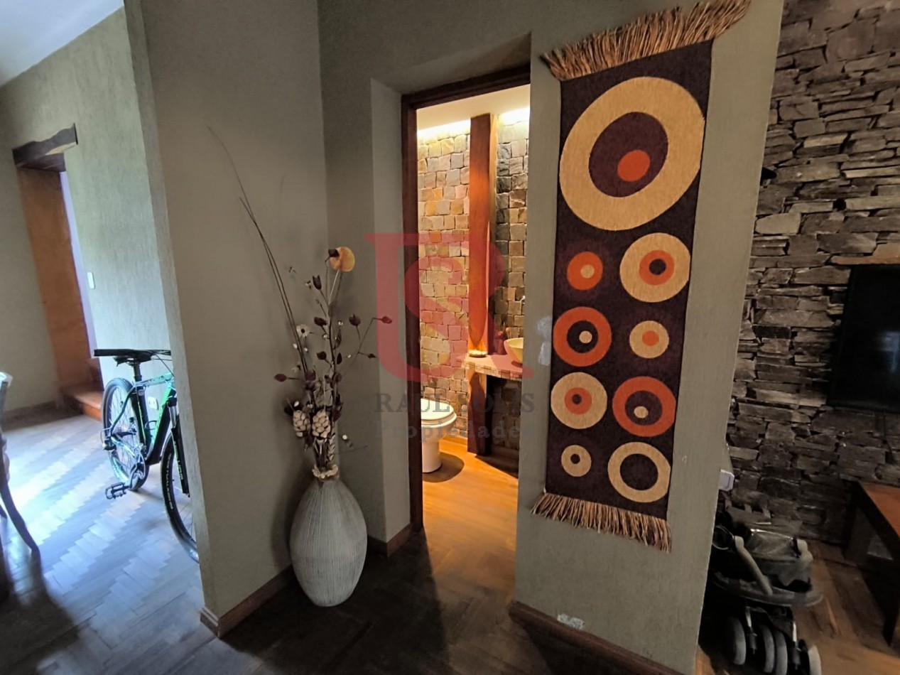 LP - RETASADA Hermosa casa 4 ambientes con quincho, pileta y garaje en Quilmes centro