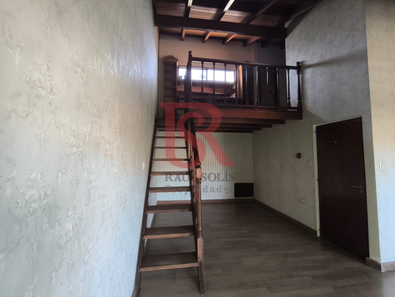 LP - VENTA! Hermoso PH en 1er piso de 4 ambientes con espcio tipo loft, quincho y parrilla en Quilmes 