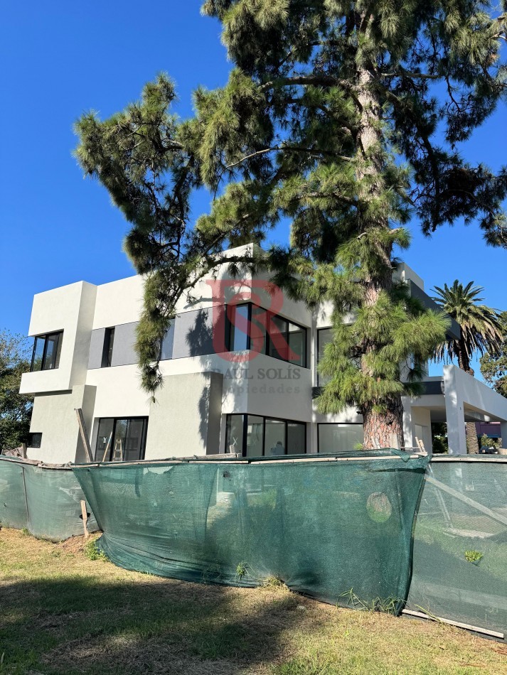 AM. ESPECTACULAR CASA EN VENTA con Piscina - Greenville Polo & Resort