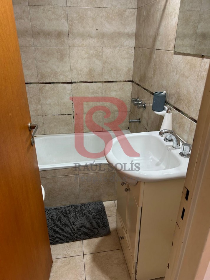 LG Dpto Lomas de Zamora,  2 ambientes muy bien ubicado, luminoso 