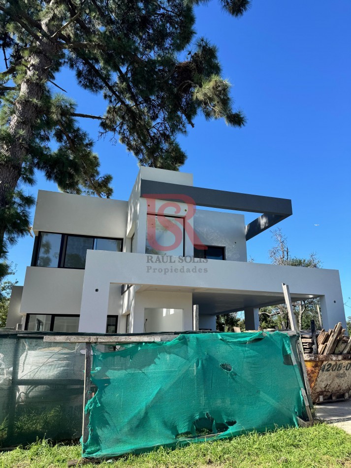 AM. ESPECTACULAR CASA EN VENTA con Piscina - Greenville Polo & Resort