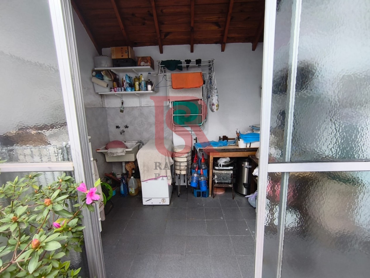  LP (CG) - VENTA! Hermoso departamento con patio interno 3 ambientes en Wilde centro. OPCIONAL: 3 COCHERAS.