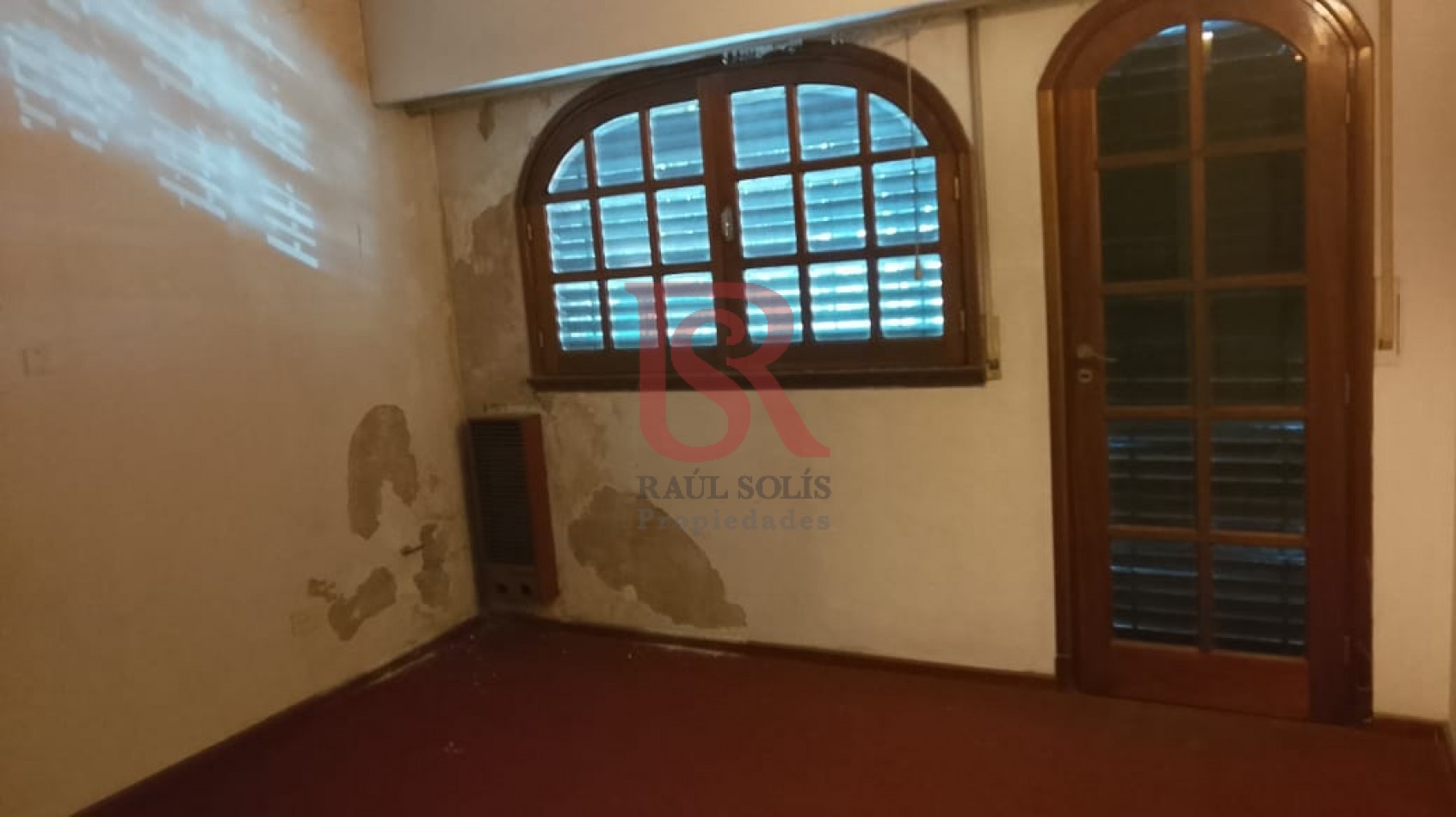 LP - Venta hermosa casa estilo tradicional de 5 ambientes en Barrio Parque, Bernal