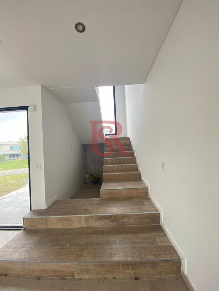 Am- Impecable Casa en Alquiler