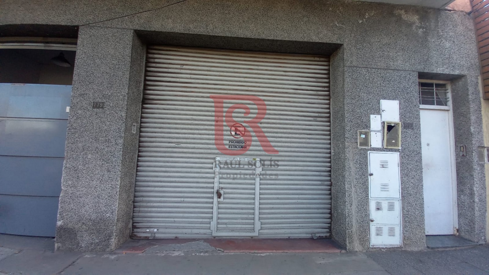 DN - Galpon con oficinas y dos baños en venta!! Av. La Plata