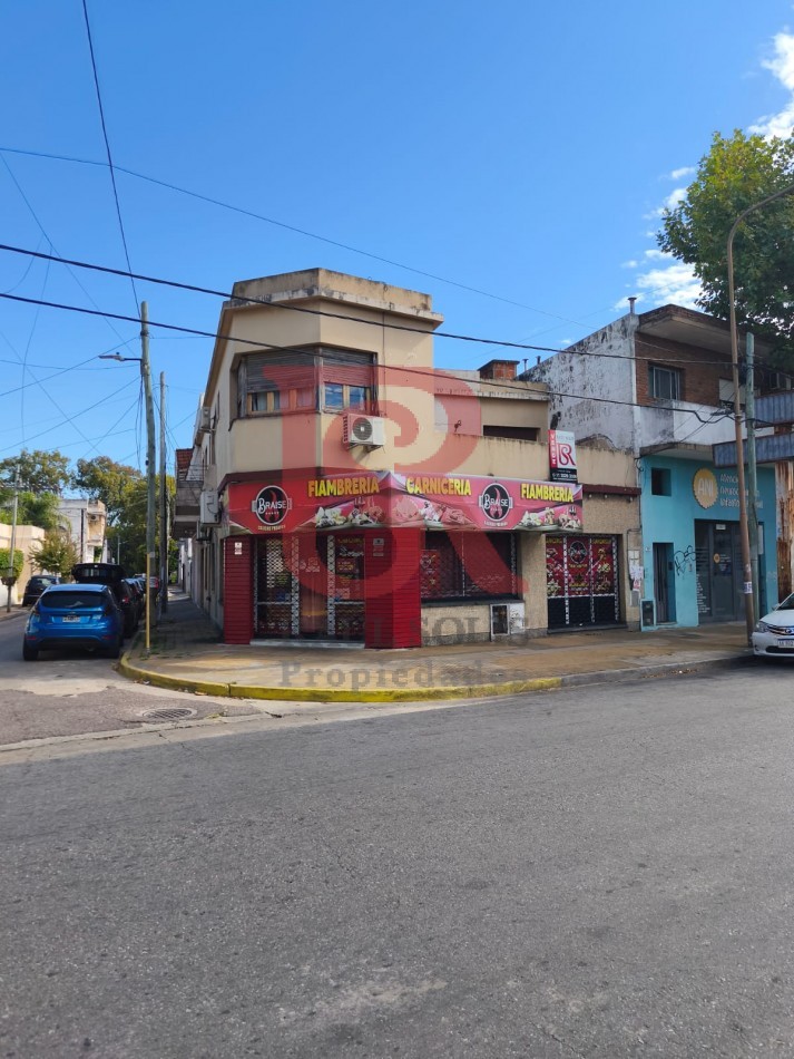 LP - Venta PH multiambiental en primer piso en Bernal