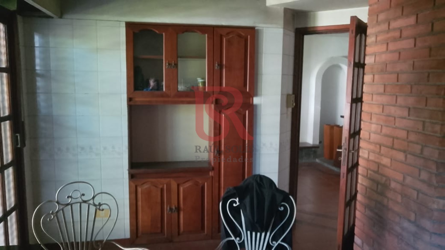 LP - Venta hermosa casa estilo tradicional de 5 ambientes en Barrio Parque, Bernal