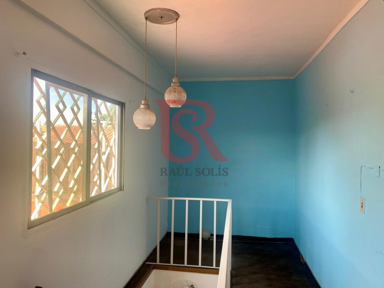 AM. Casa 3 ambientes con Local