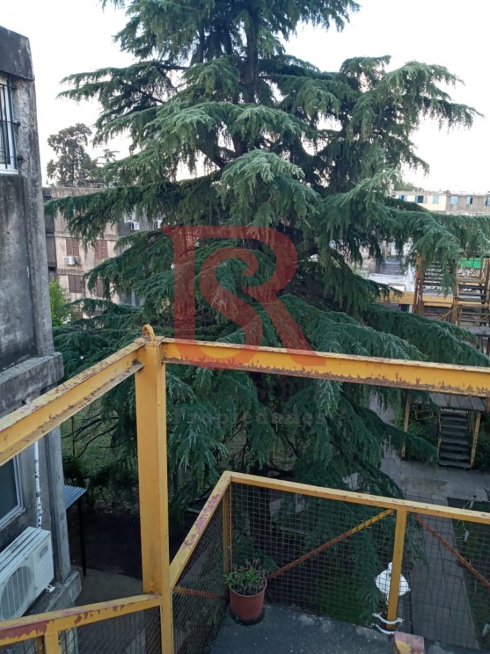LP - Venta departamento 4 ambientes en Solano
