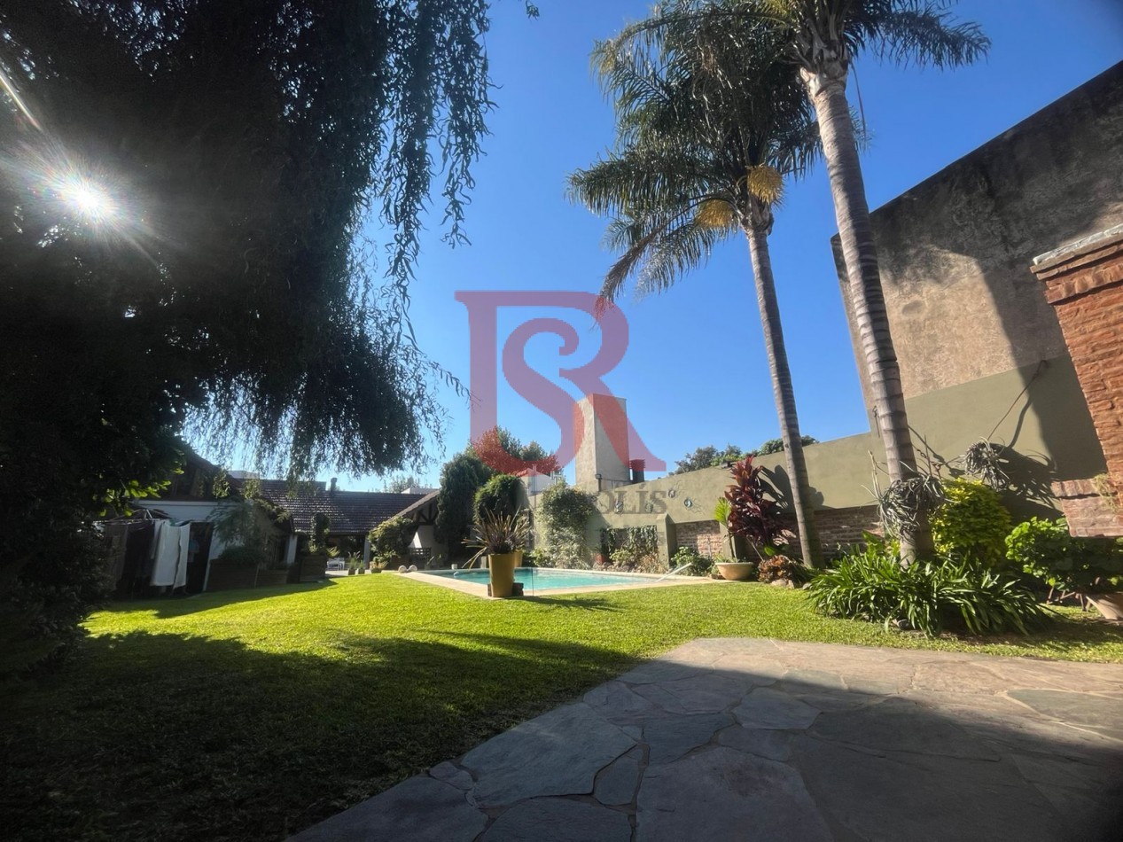 GZ - Gran casa de Categoria desarrollada sobre lote de 13 por 53 (Impecable)