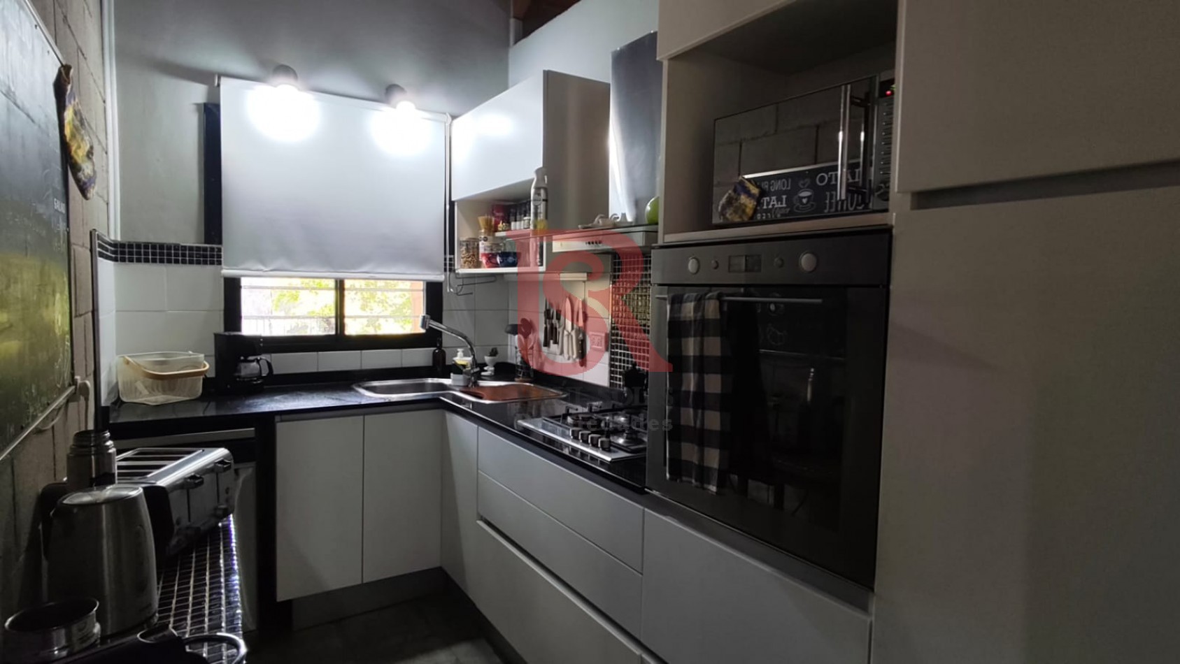 DN - Excelente ubicacion, Casa 4 ambientes en venta, Quilmes!! Apta Credito