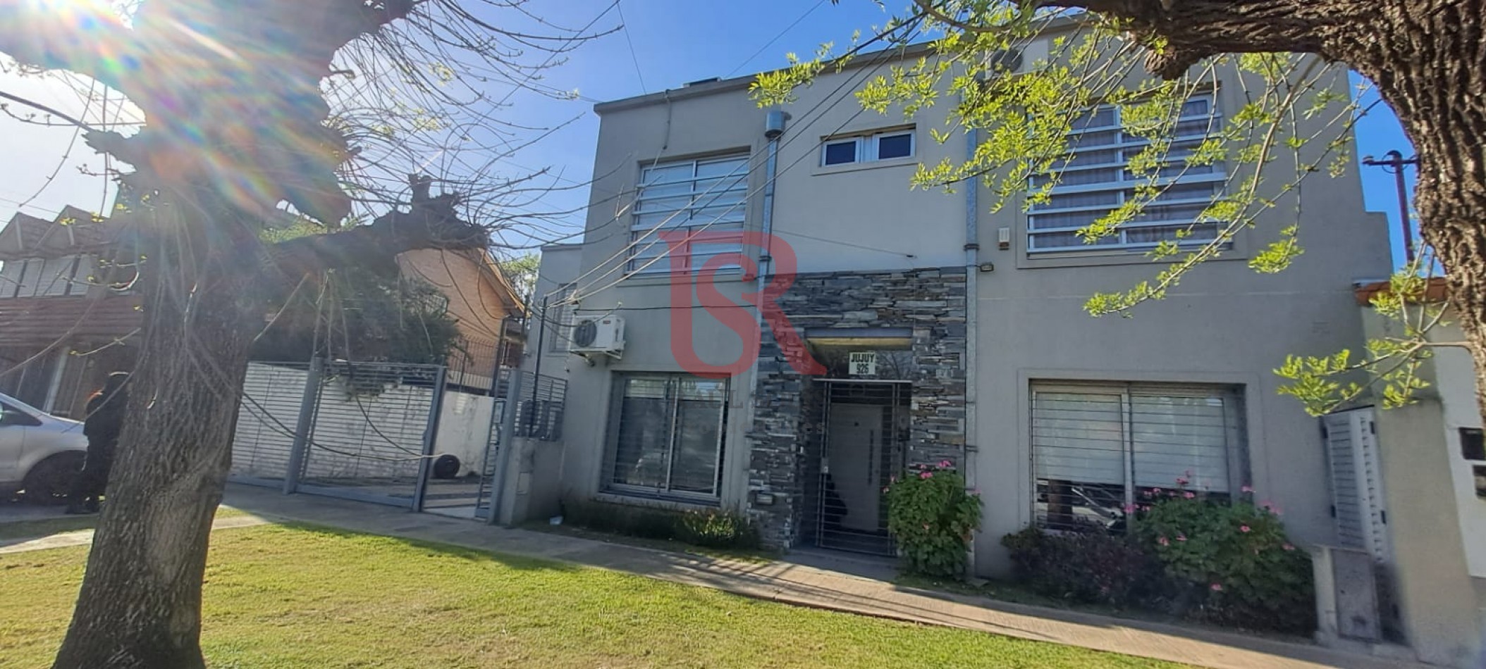 Gz - Precioso tres ambientes con cochera 