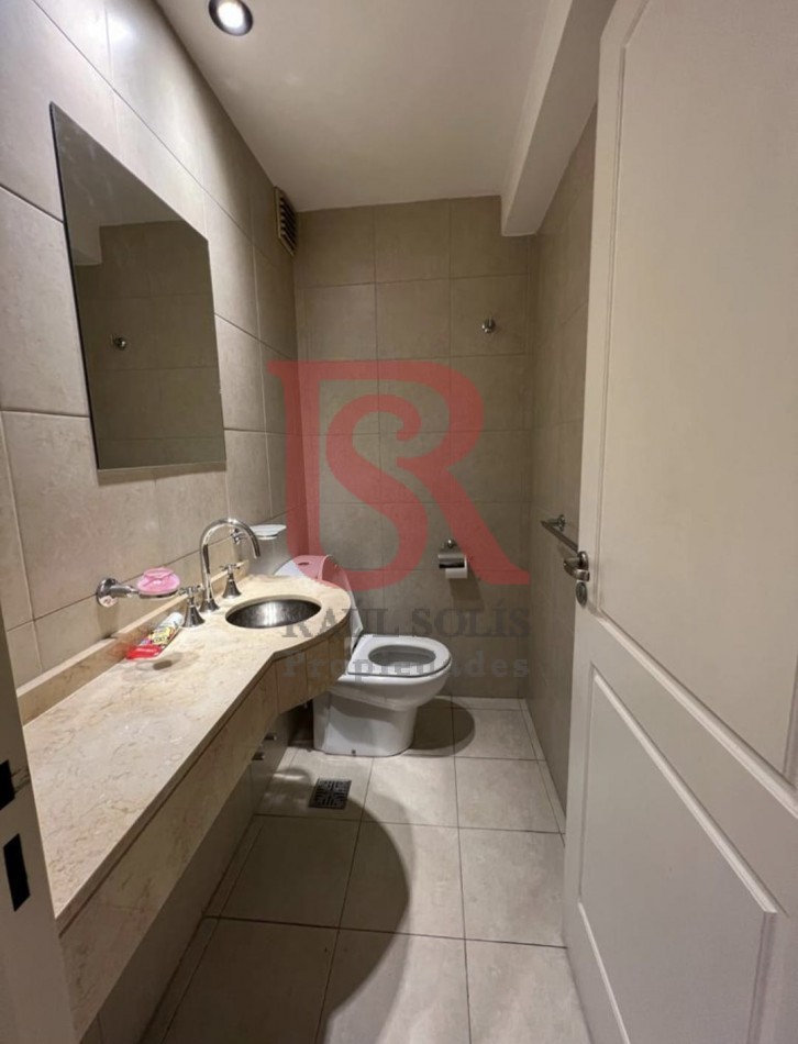 GZ - Excelente departamento tres ambienes con cochera