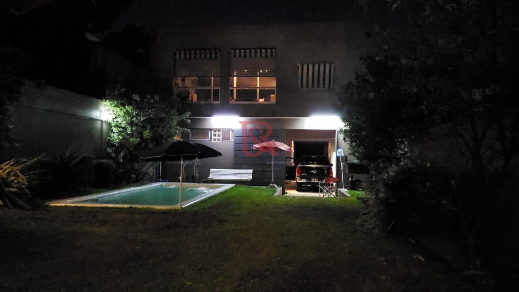 AM - Casa en Venta en tres plantas - Ideal inversores