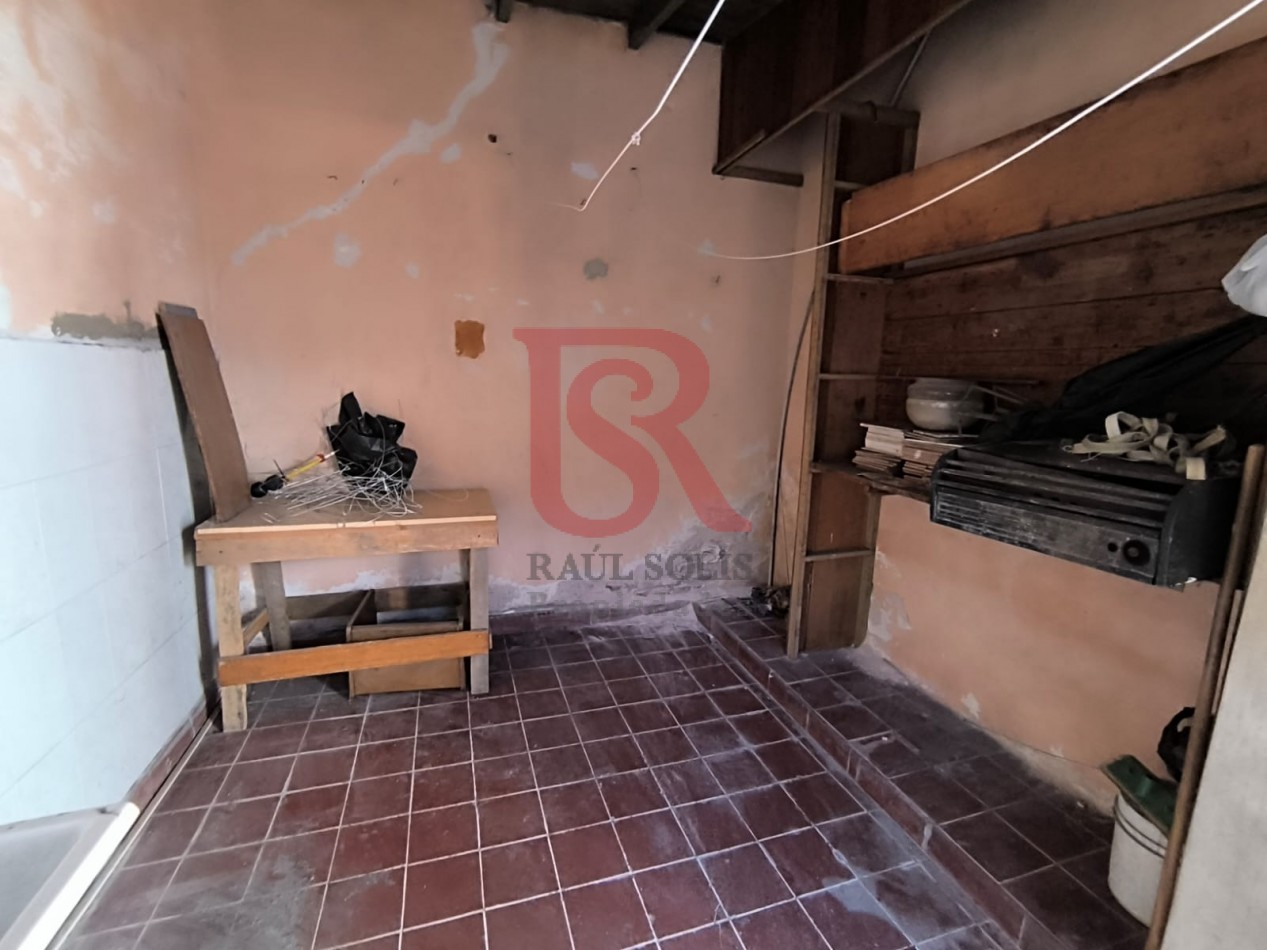 LP - venta hermosa casa con patio y parrilla a metros de la estacion de Don Bosco