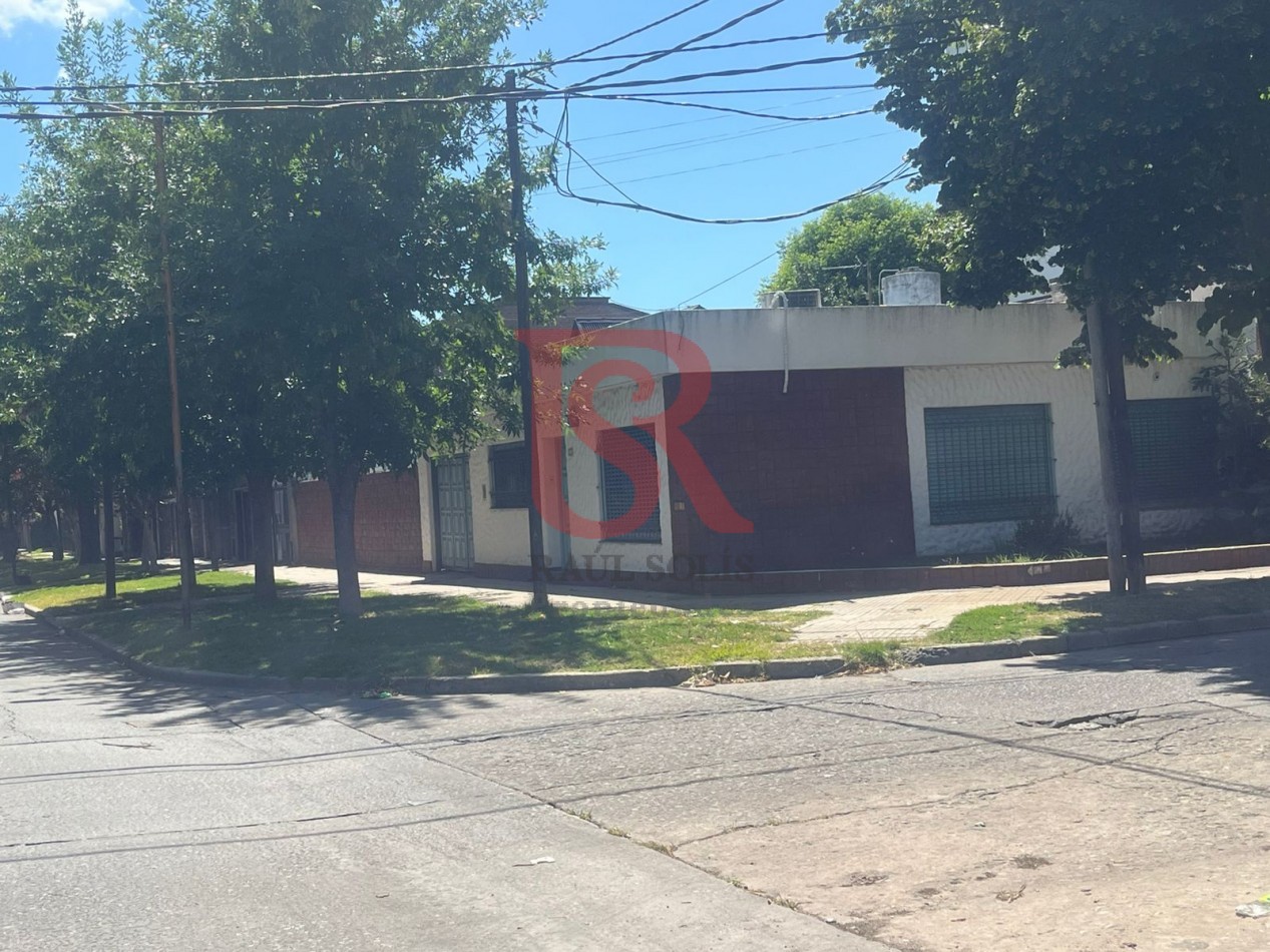 GZ- casa desarrollada en esquina super luminosa en Excelente Estado