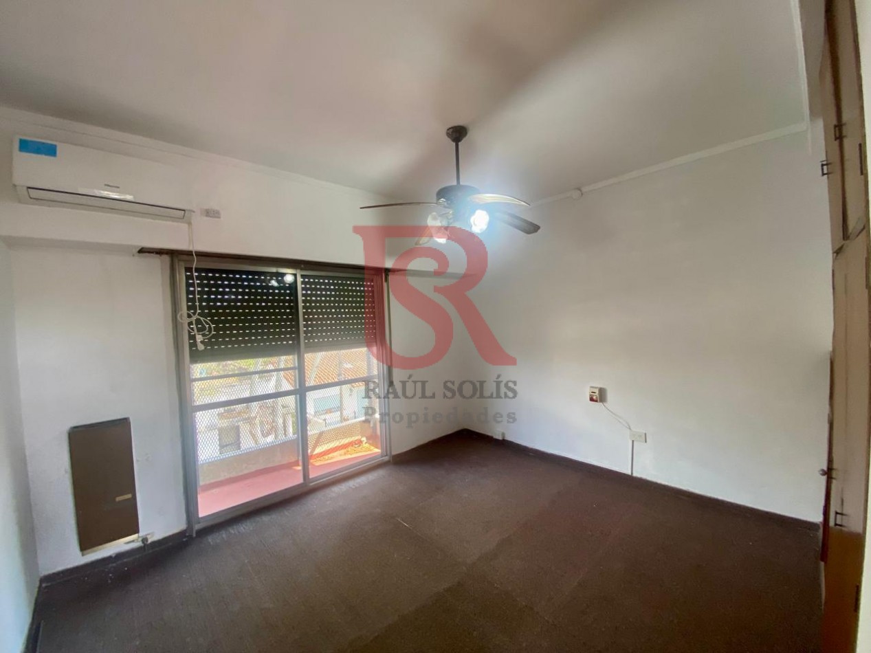 AM. Casa 3 ambientes con Local