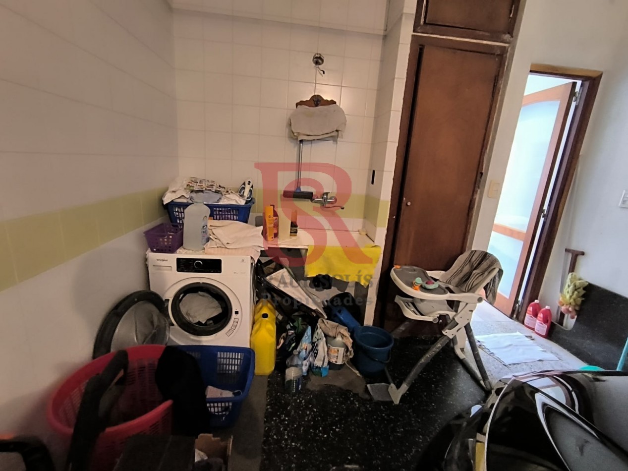 LP - RETASADA Hermosa casa 4 ambientes con quincho, pileta y garaje en Quilmes centro