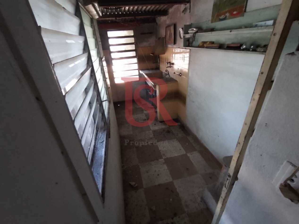VN - Excelente Casa a reciclar o Lote de 400 metros para desarrollo Inmobiliario