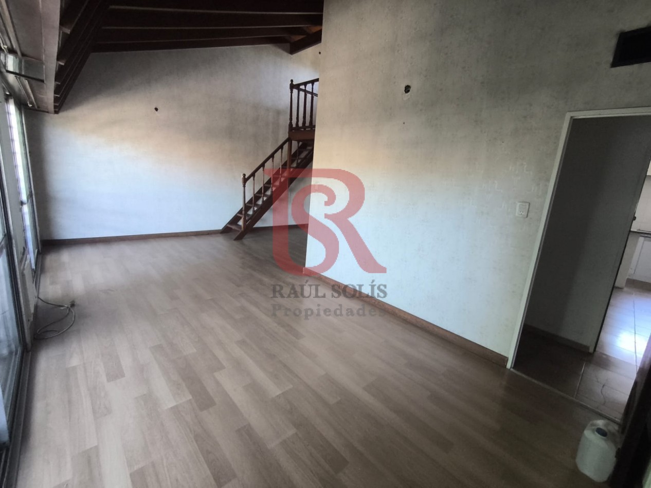 LP - VENTA! Hermoso PH en 1er piso de 4 ambientes con espcio tipo loft, quincho y parrilla en Quilmes 