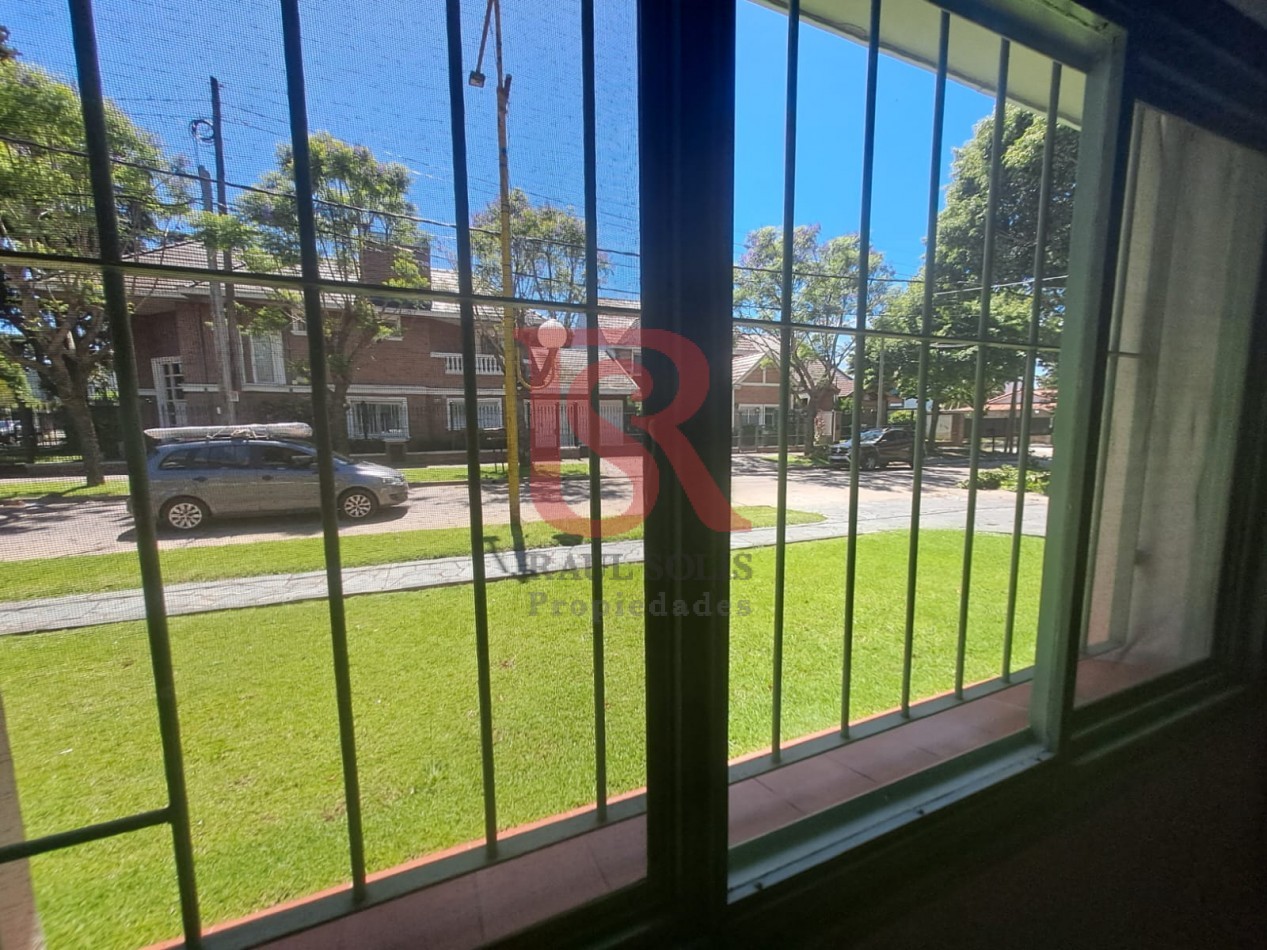 GZ- Imponente Casa en Esquina 