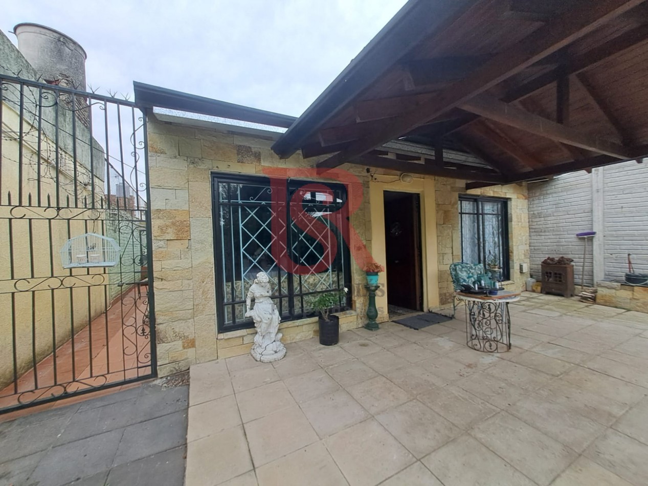 GZ - casa tres ambientes con cochera y arboles frutales