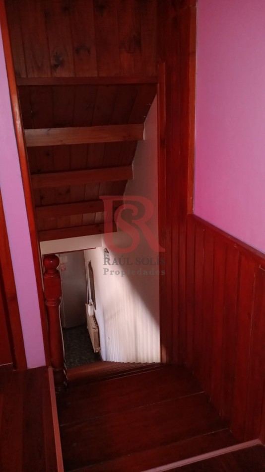 MS-Casa en Venta - Dos Plantas con Departamento Independiente, Pileta y Amplio Parque