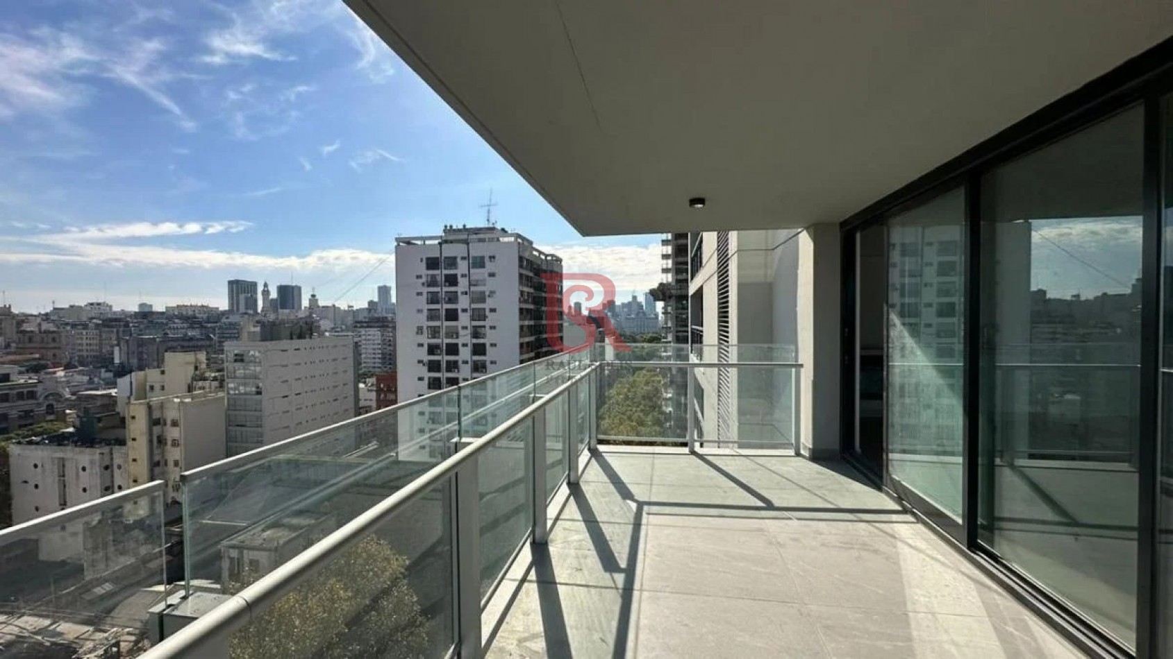 Excelente Departamento de 3 Ambientes en Quartier del Bajo