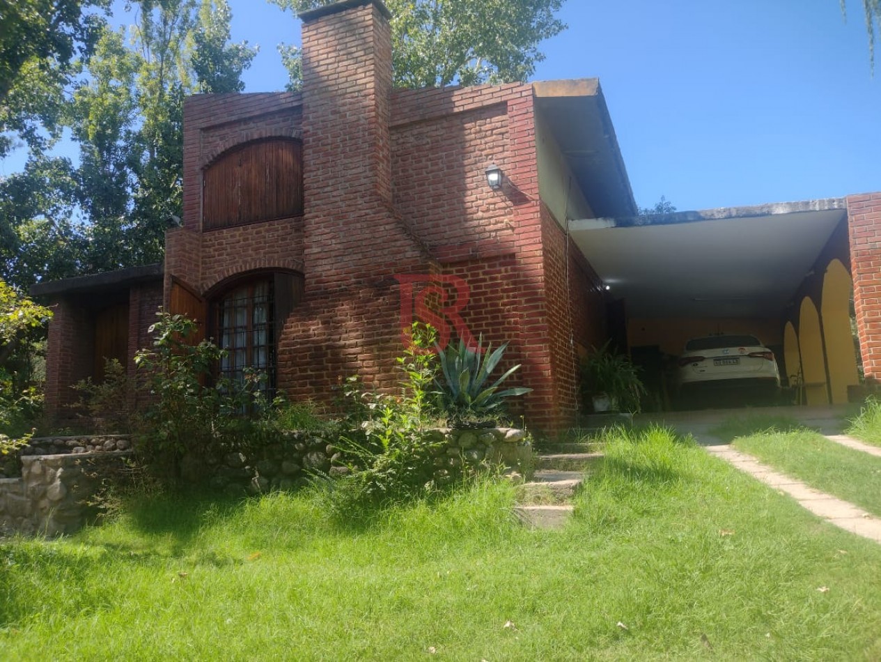 MS - Hermosa Cabaña en Venta en Potrero de los Funes! Disfruta la naturaleza y la tranquilidad en esta encantadora cabaña de dos plantas, ideal para vivienda permanente o casa de descanso.