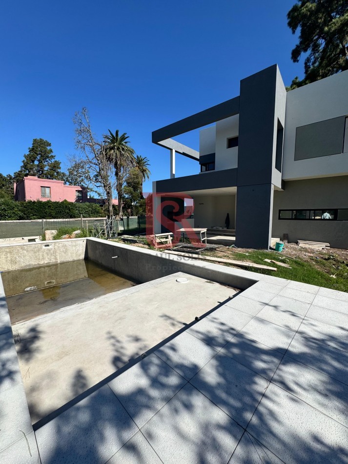 AM. ESPECTACULAR CASA EN VENTA con Piscina - Greenville Polo & Resort