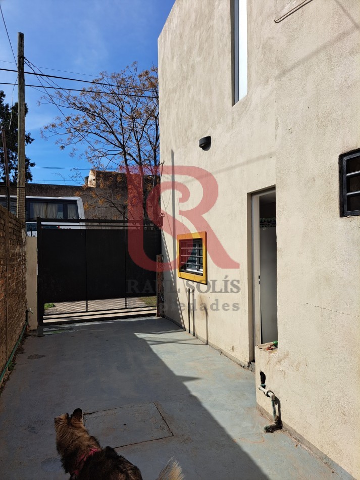 FV-Casa de 4 ambientes refaccionada con patio 