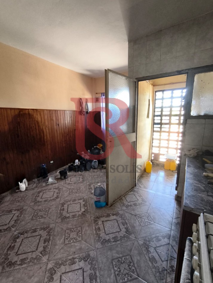 LP - VENTA! Amplio departamento 4 ambientes en Berazategui