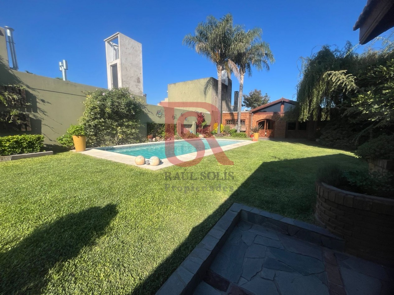 GZ - Gran casa de Categoria desarrollada sobre lote de 13 por 53 (Impecable)