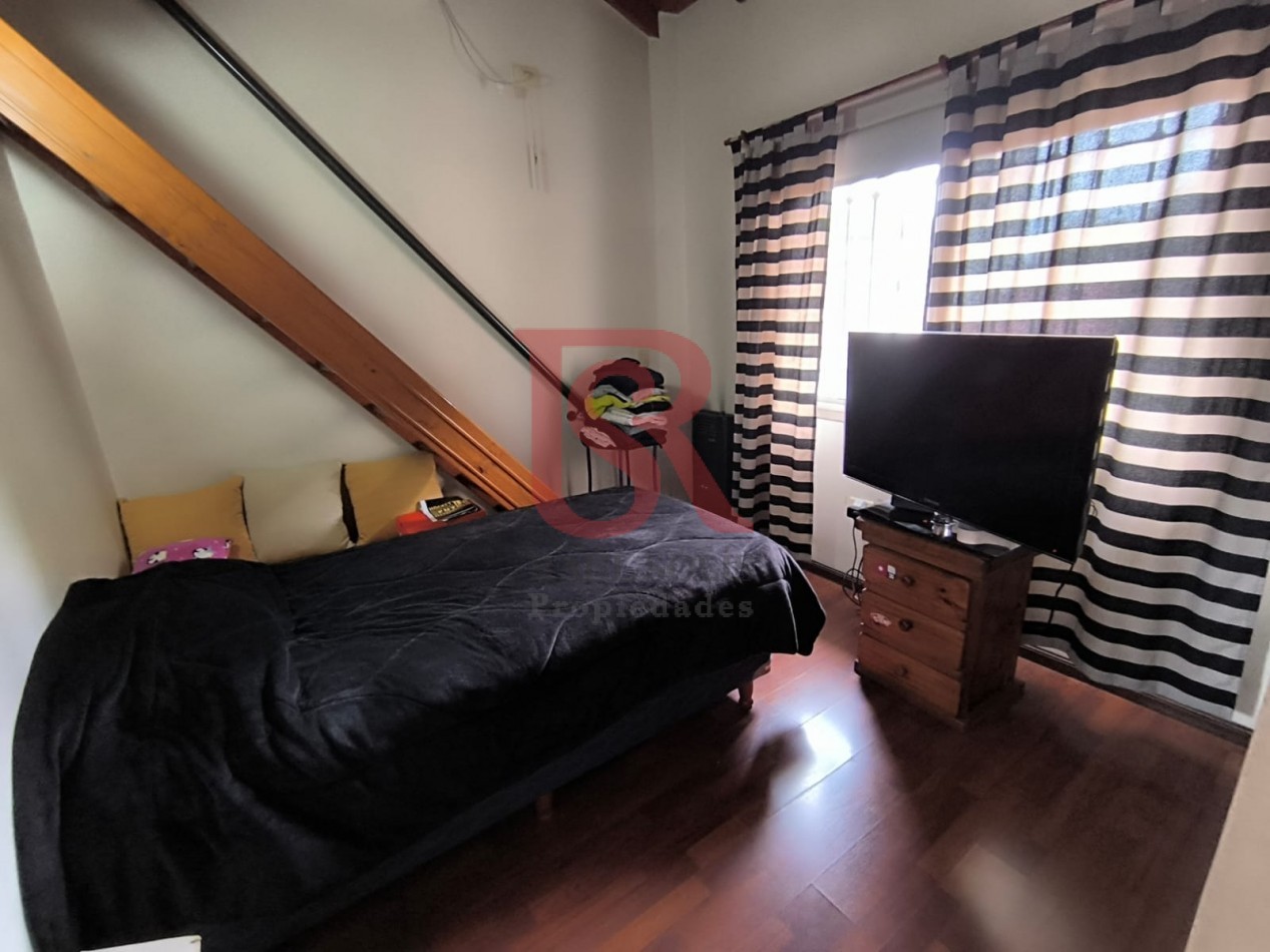 LP - RETASADA Hermosa casa 4 ambientes con quincho, pileta y garaje en Quilmes centro