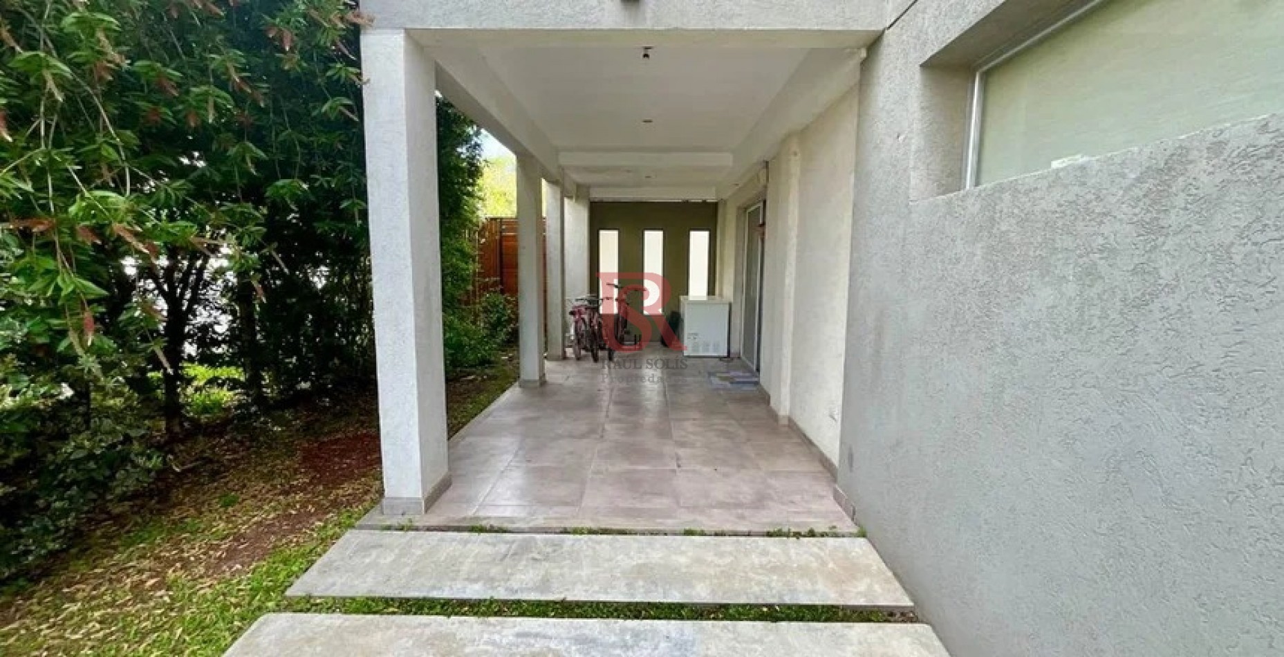 AM. Casa en Venta en Barrio Las Acacias con piscina