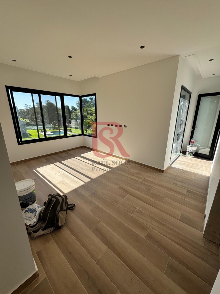 AM. ESPECTACULAR CASA EN VENTA con Piscina - Greenville Polo & Resort