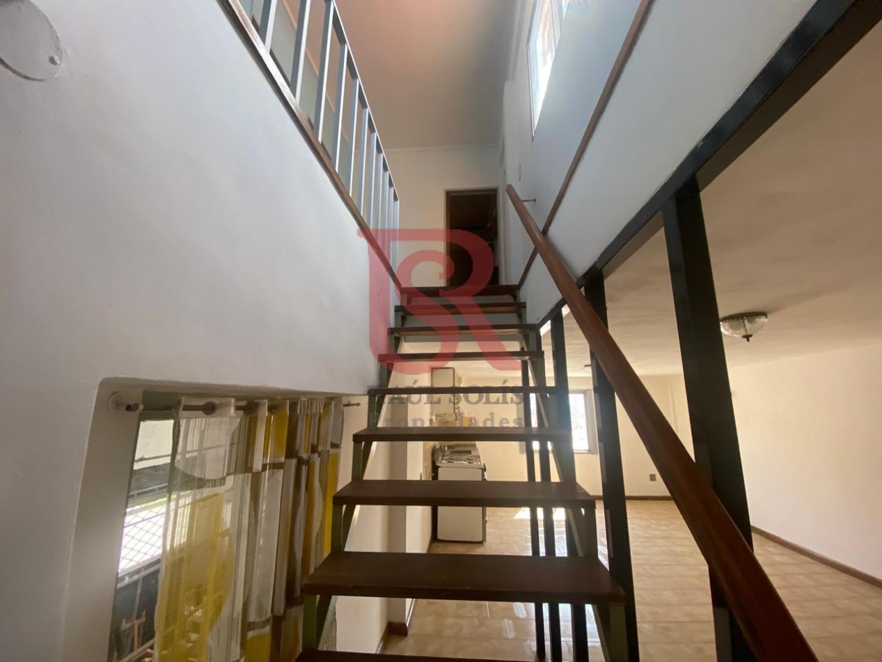 AM. Casa 3 ambientes con Local